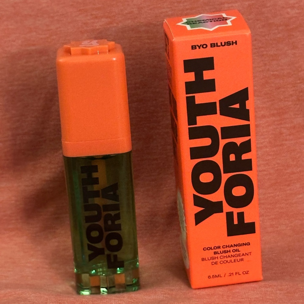 Youth Foria Color Changing Blush